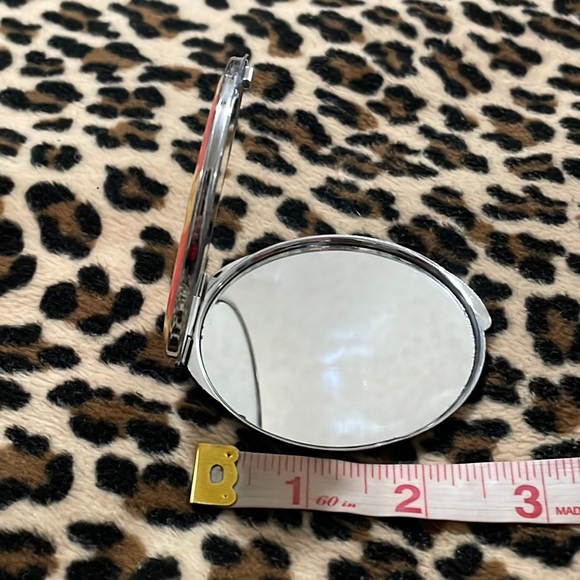 FOREVER 21 Compact Pocket Mirror Persian Cat Pink Makeup F21 Beauty Travel Work - Picture 8 of 16